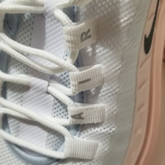 Women's Nike Air Max Axis - Picture 6 of 8